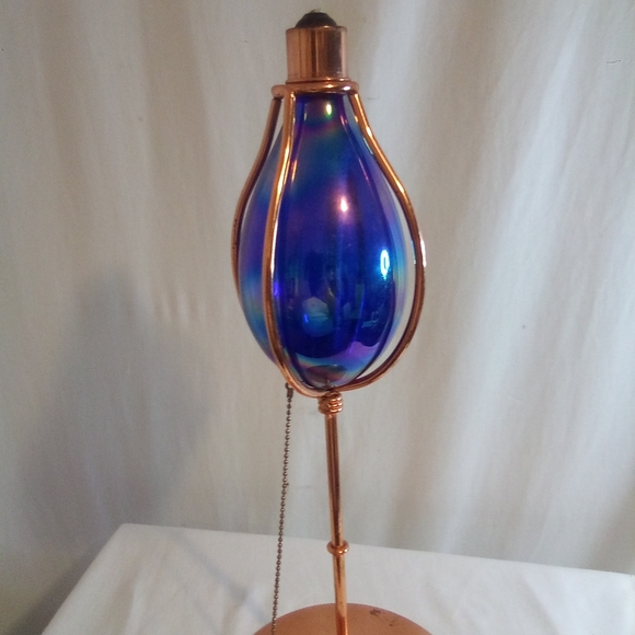 Vintage Hand Blown Blue/purple Glass Oil Lamp on 18" Copper Plated Stand w/ Cap - Picture 8 of 13